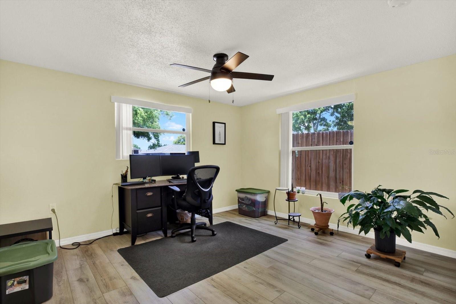 COLONIAL HILLS - Residential