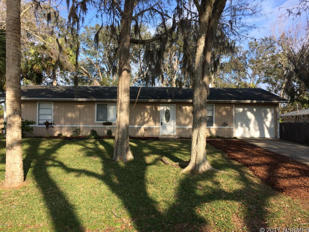 This charming 3 bedroom 2 bath home is waiting for its new owners! Recently updated with newer appliances and remodeled bathrooms! This beautiful home is perfect for first tim ;Water: City