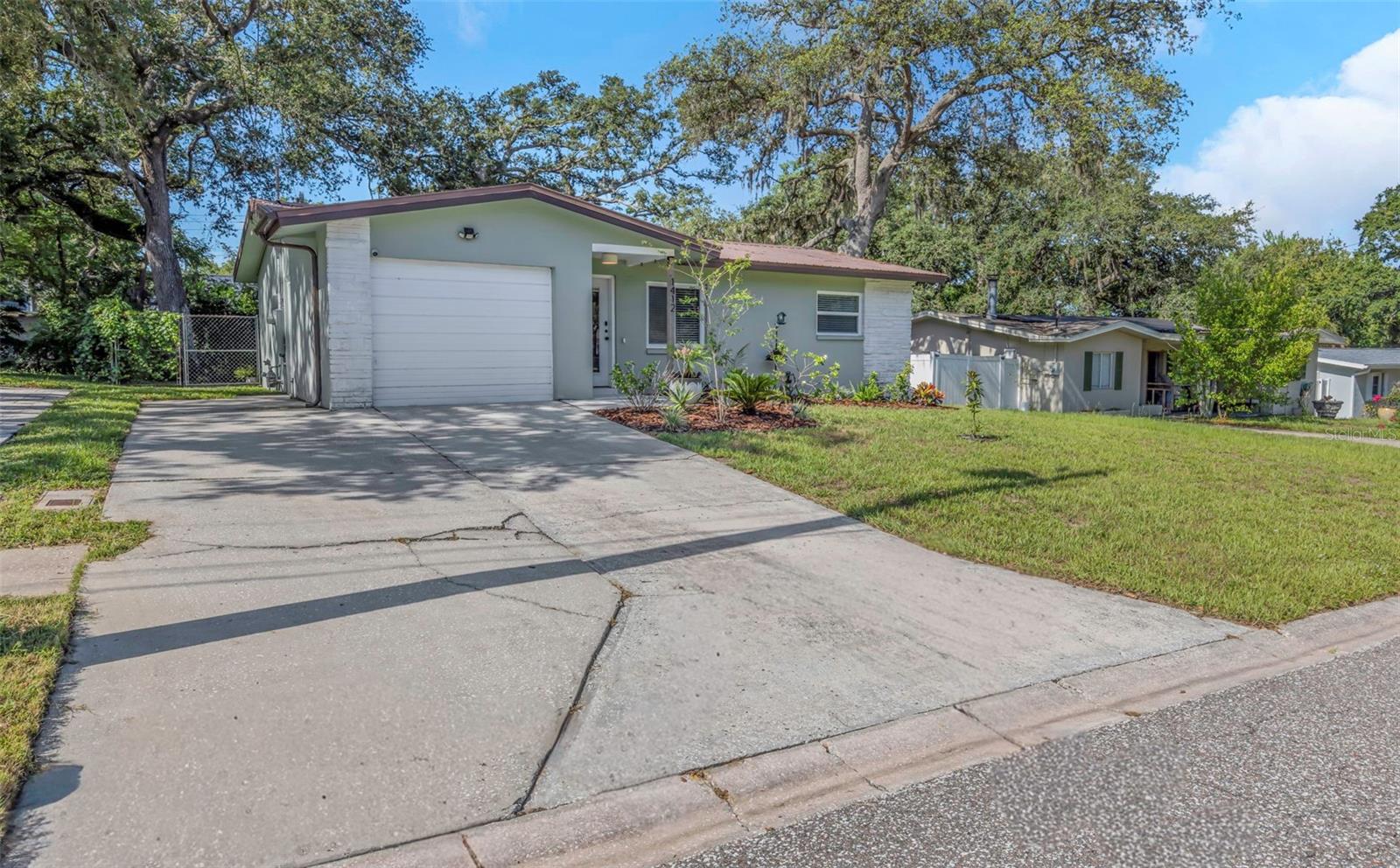 OAK HAVEN ESTATES - Residential