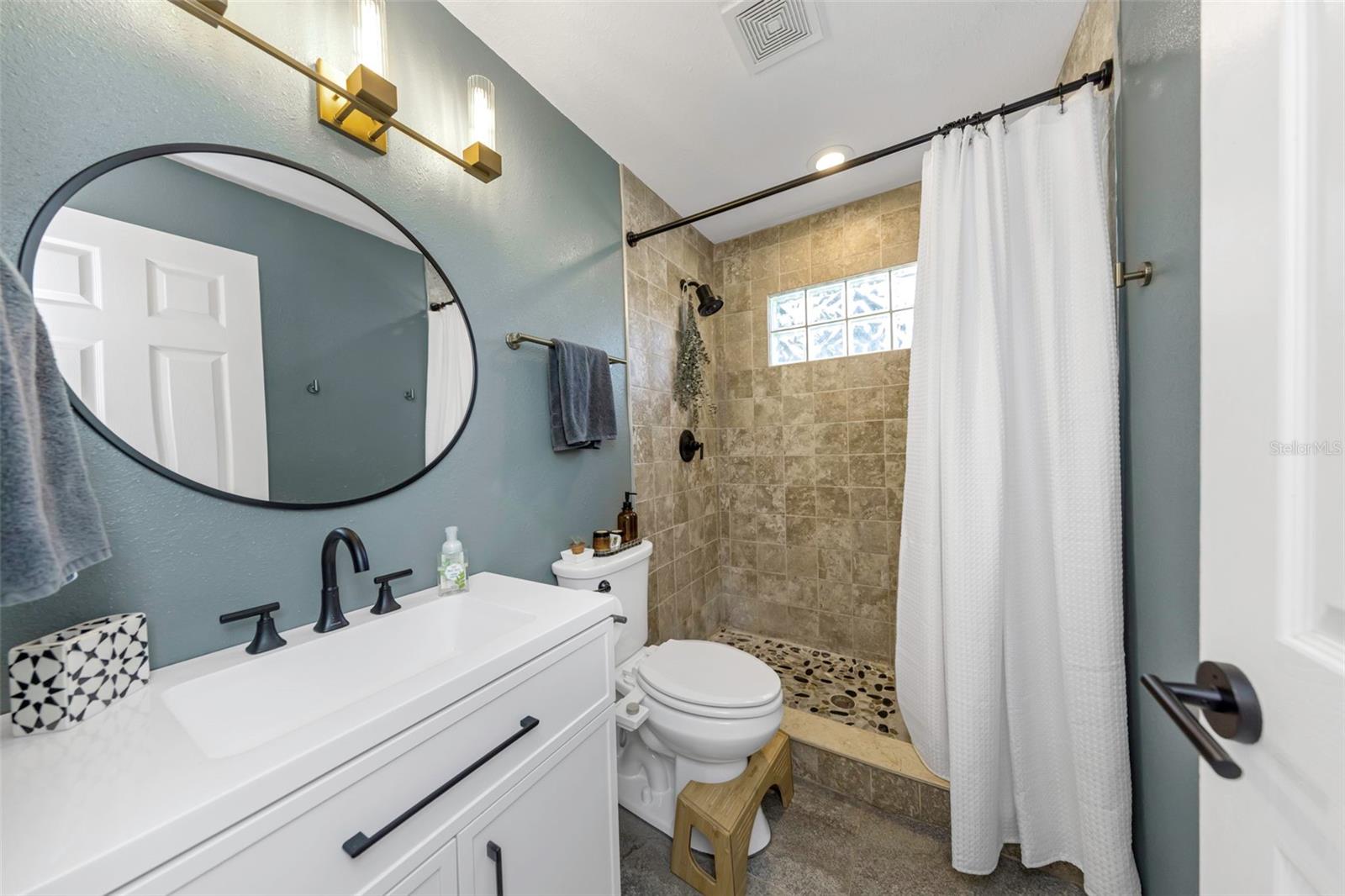 OAK HAVEN ESTATES - Residential