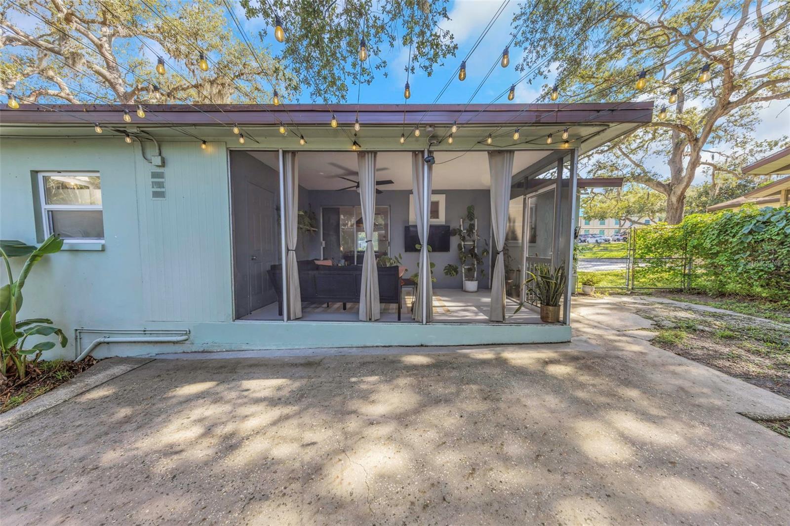 OAK HAVEN ESTATES - Residential