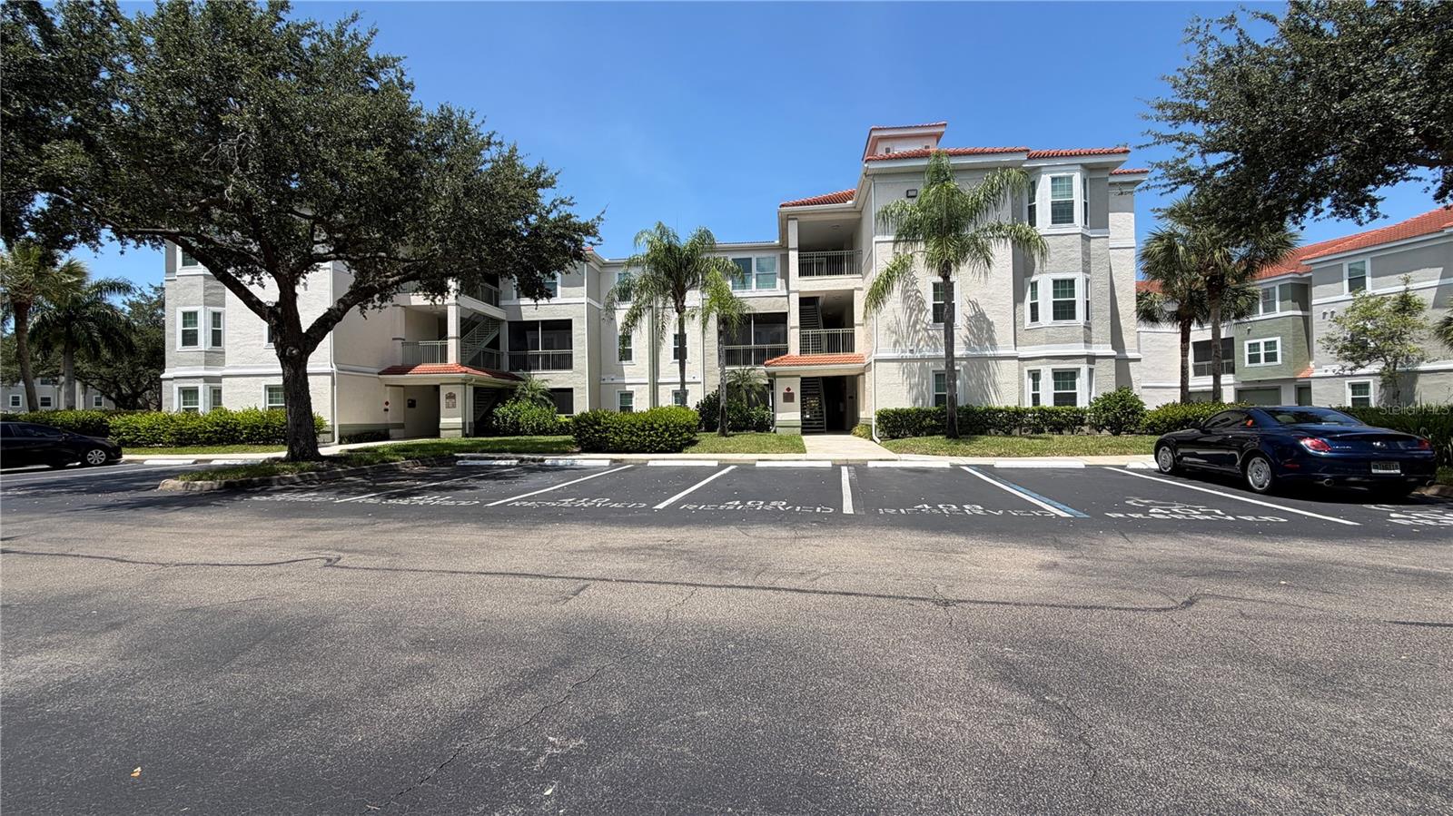 TIDES/PELICAN LNDG BLDG 10 - Residential Lease