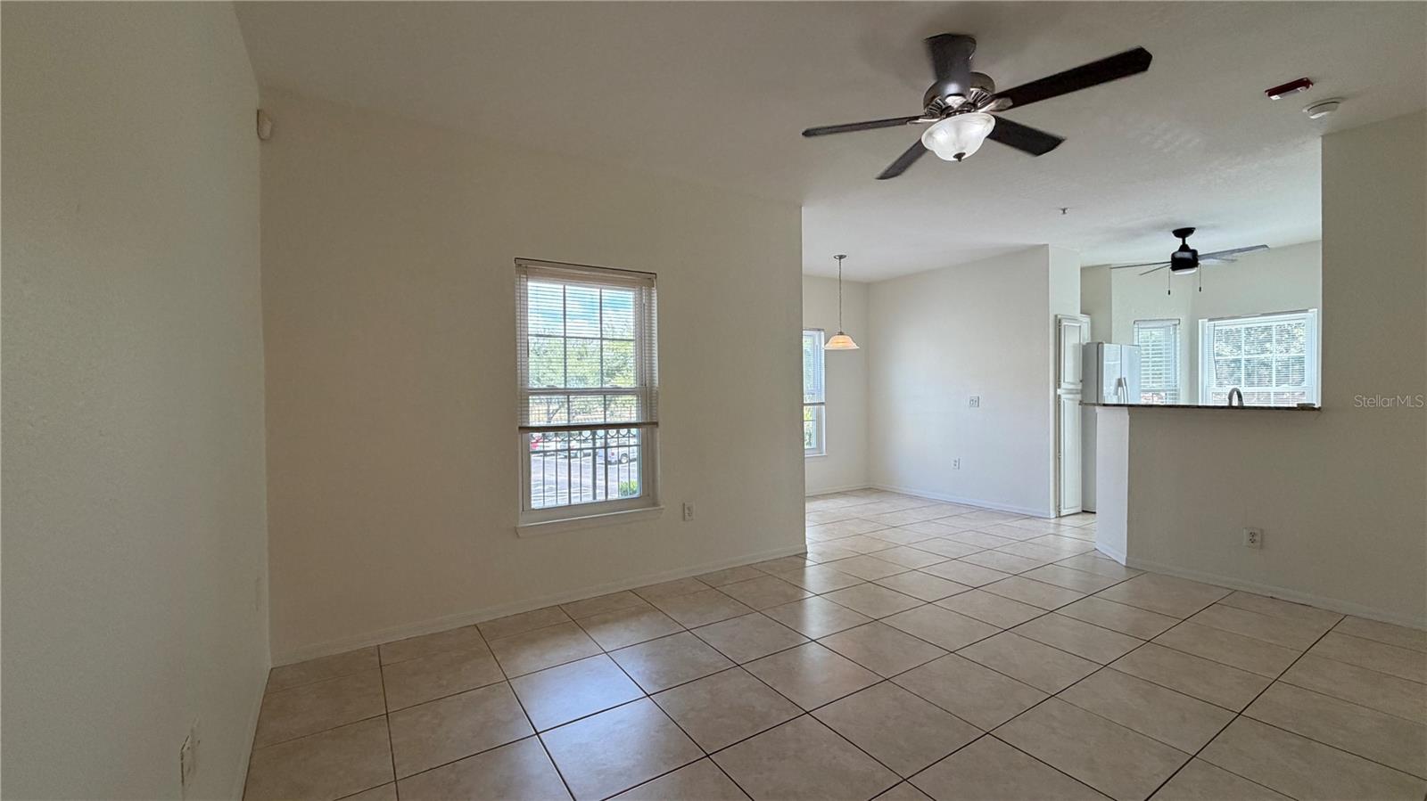 TIDES/PELICAN LNDG BLDG 10 - Residential Lease