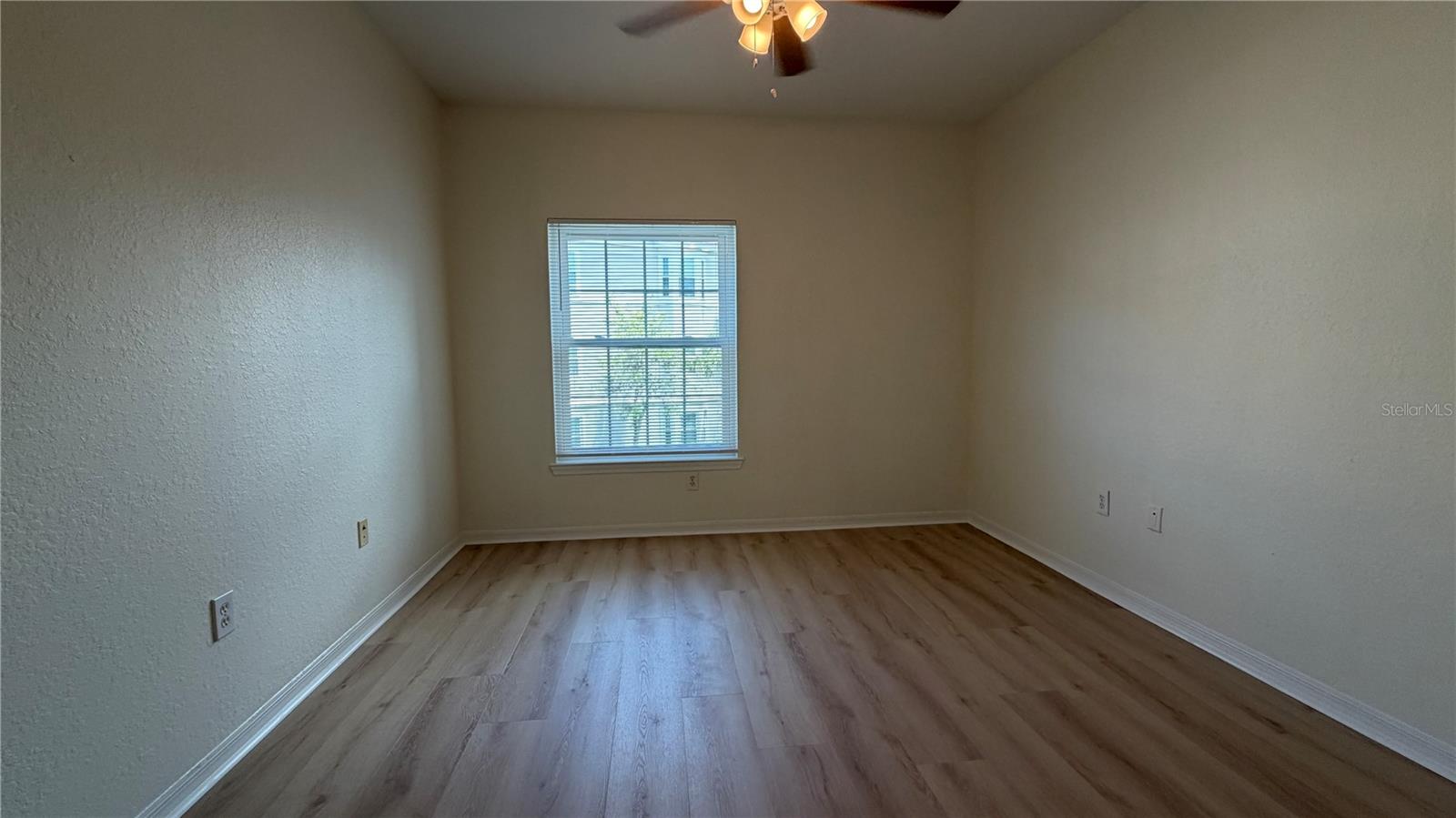 TIDES/PELICAN LNDG BLDG 10 - Residential Lease