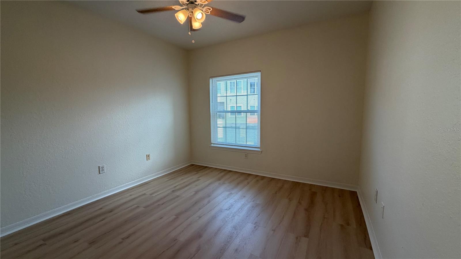 TIDES/PELICAN LNDG BLDG 10 - Residential Lease