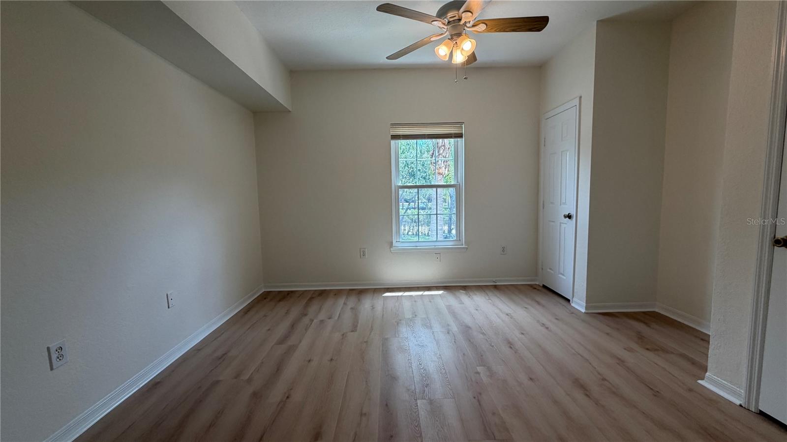 TIDES/PELICAN LNDG BLDG 10 - Residential Lease