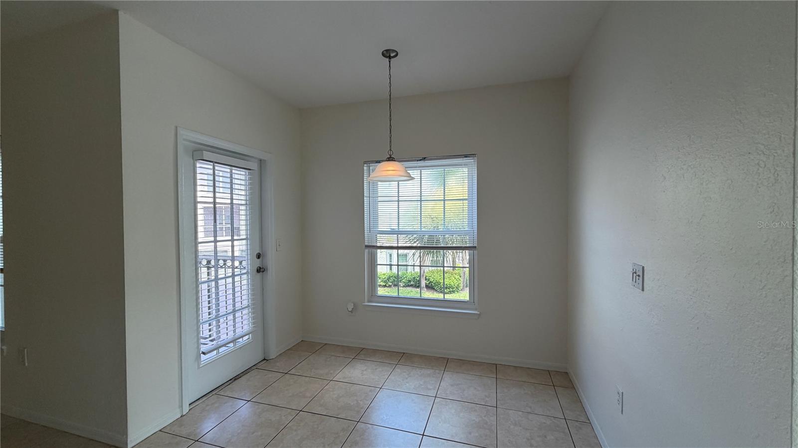 TIDES/PELICAN LNDG BLDG 10 - Residential Lease