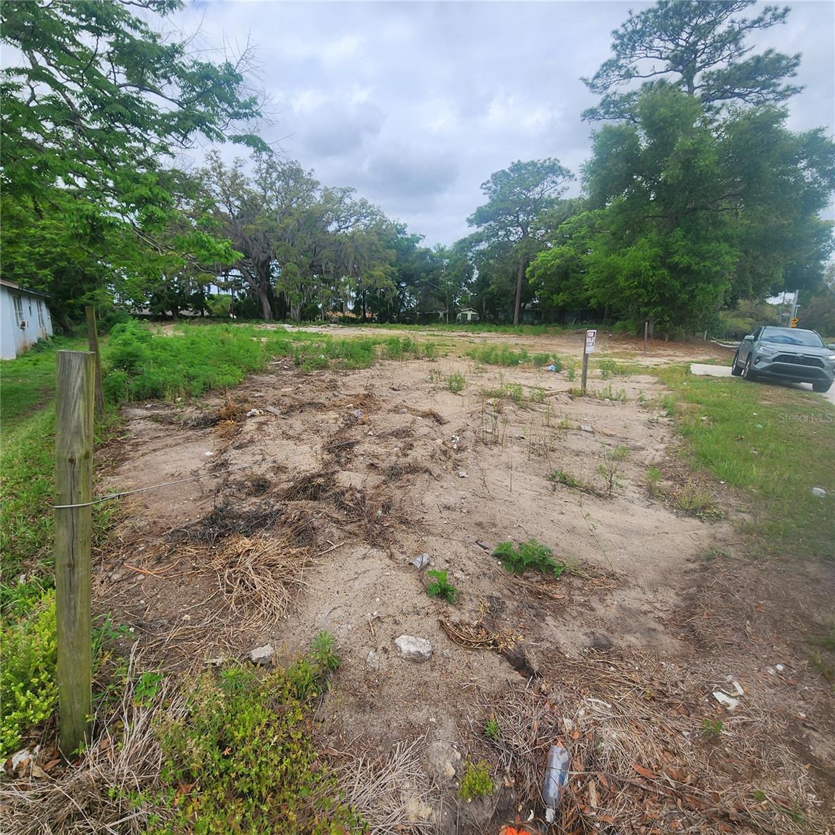 ACREAGE - Land