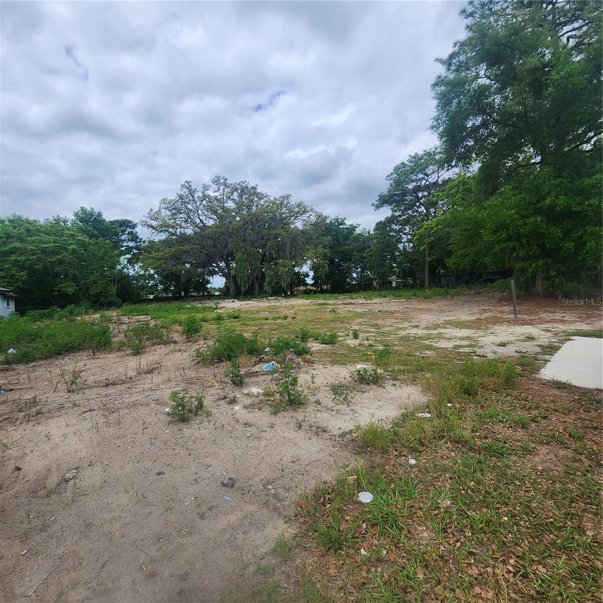 ACREAGE - Land