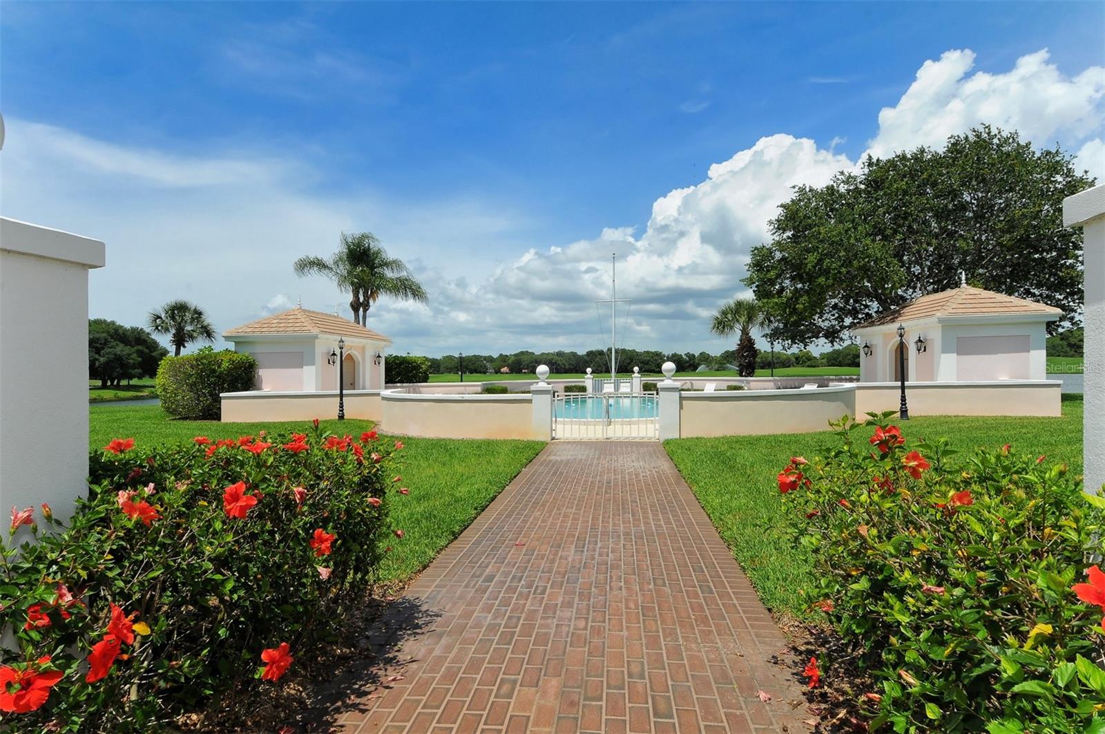 WINDSOR LODGE AT THE OAKS - Residential
