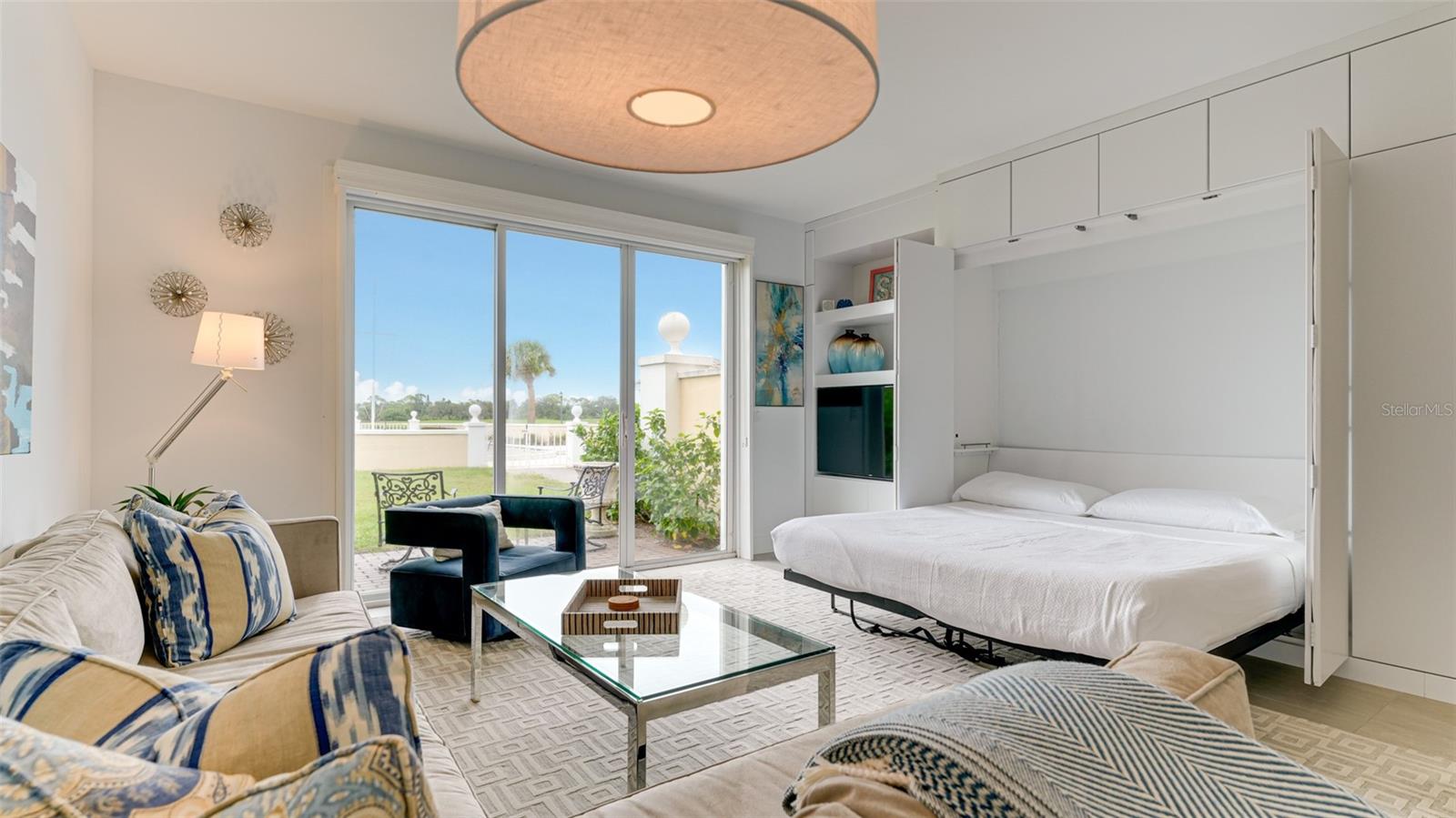 WINDSOR LODGE AT THE OAKS - Residential
