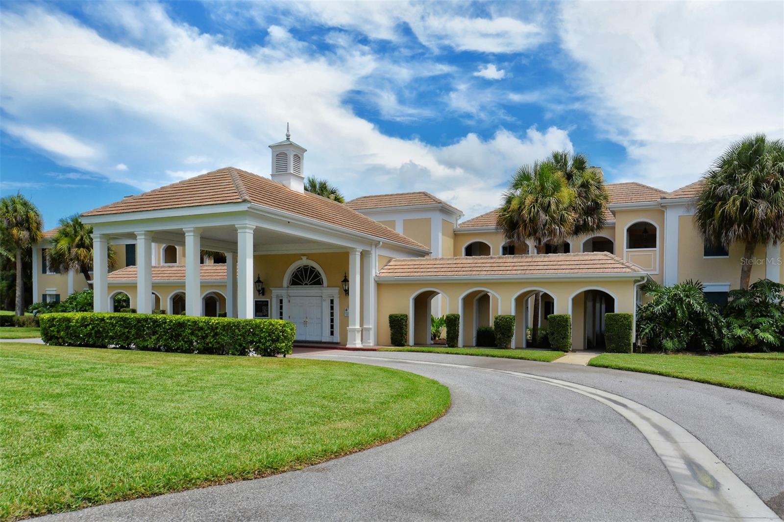 WINDSOR LODGE AT THE OAKS - Residential