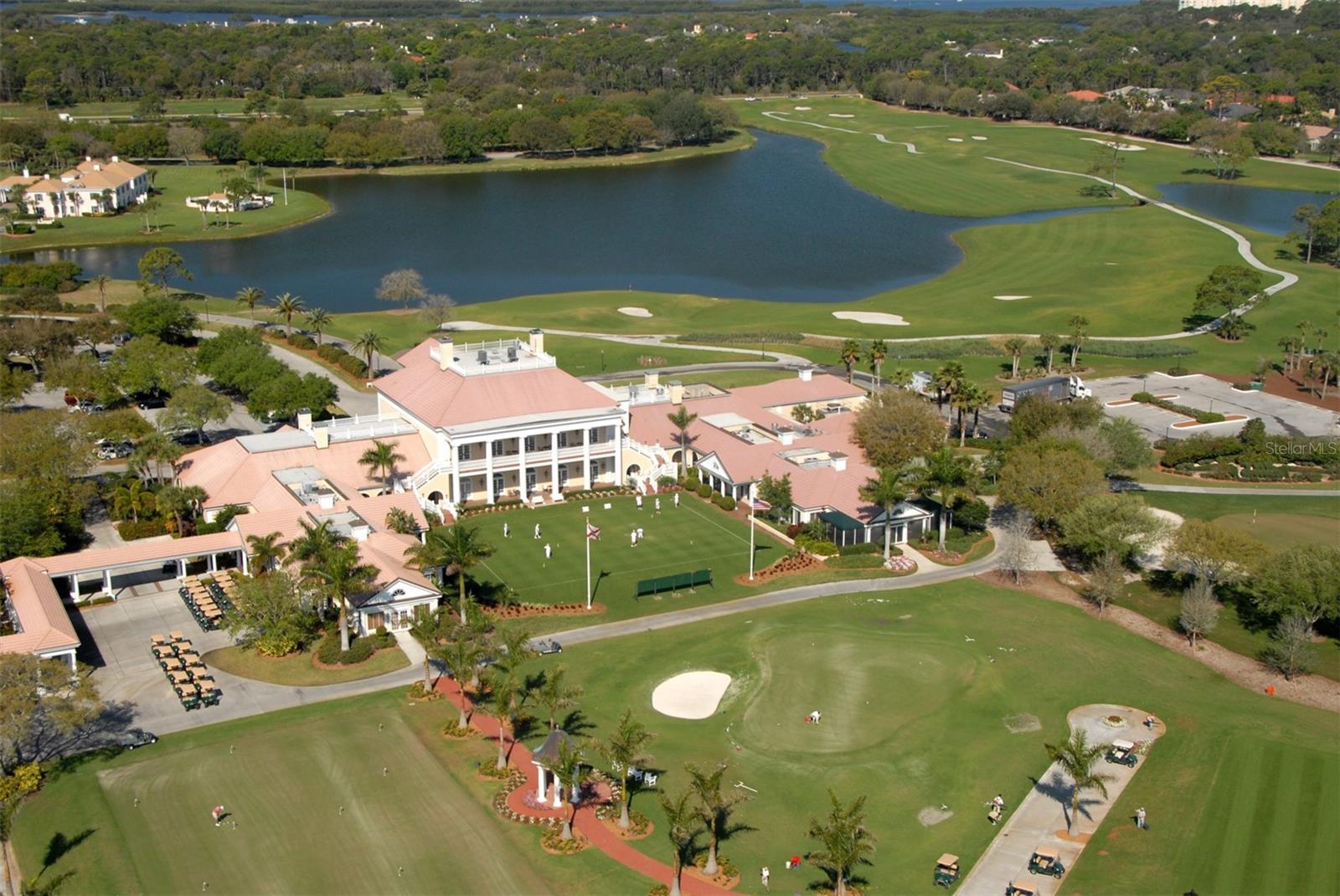WINDSOR LODGE AT THE OAKS - Residential