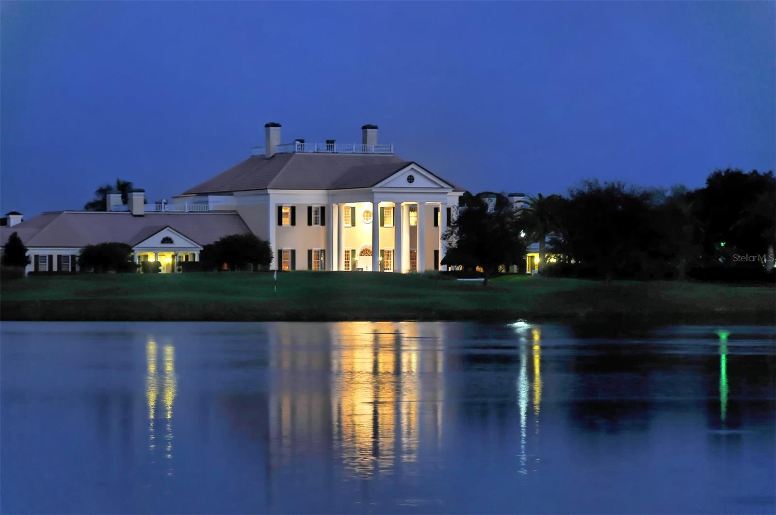 WINDSOR LODGE AT THE OAKS - Residential