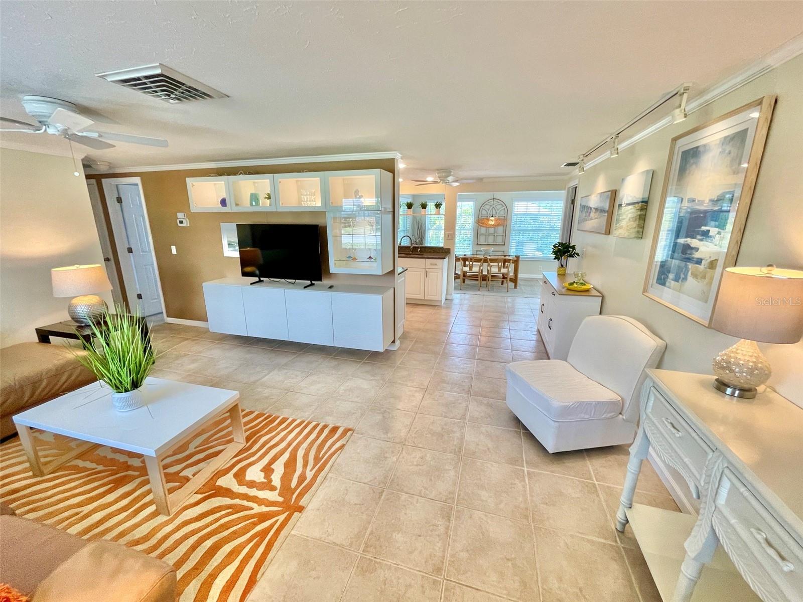 SOUTH VENICE - Residential