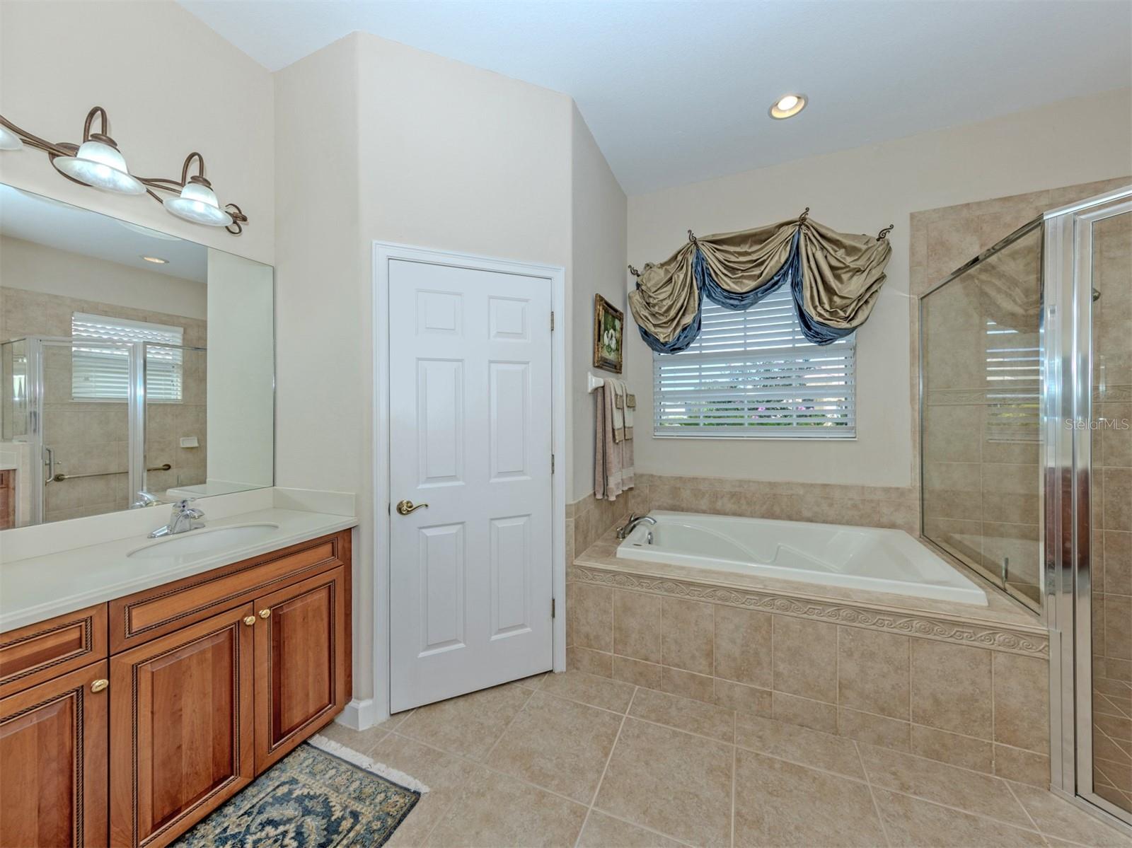 VENETIAN GOLF & RIV CLUB PH 02F - Residential