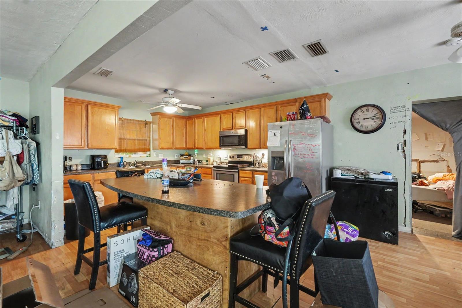 DOUGLAS MANOR SUB - Residential