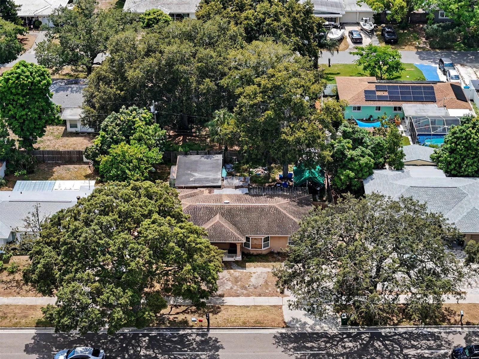 DOUGLAS MANOR SUB - Residential