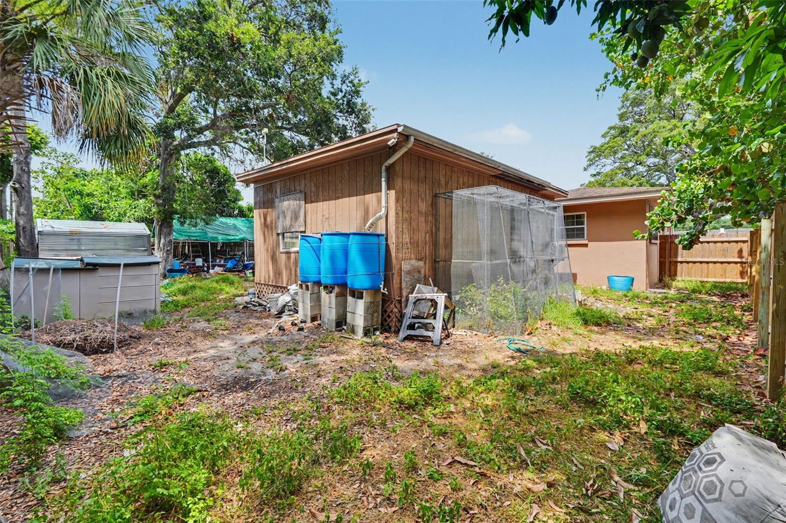 DOUGLAS MANOR SUB - Residential