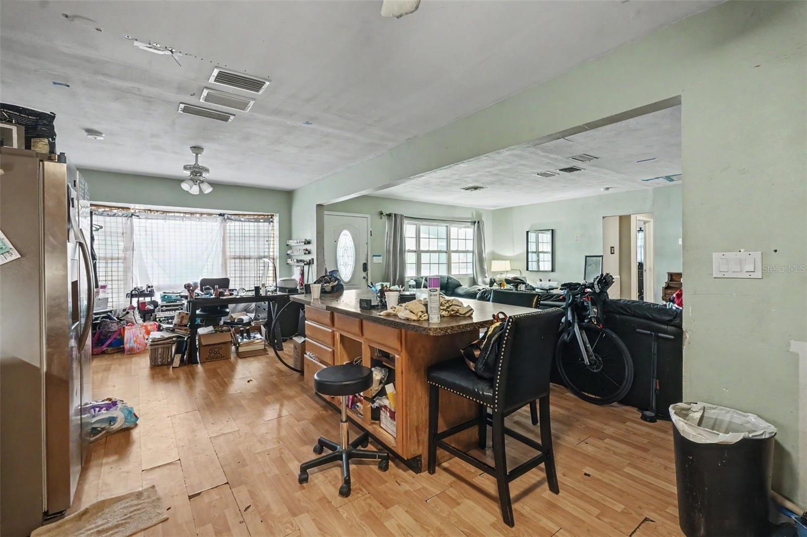 DOUGLAS MANOR SUB - Residential