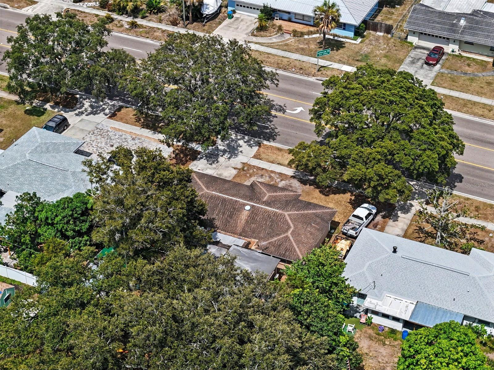 DOUGLAS MANOR SUB - Residential