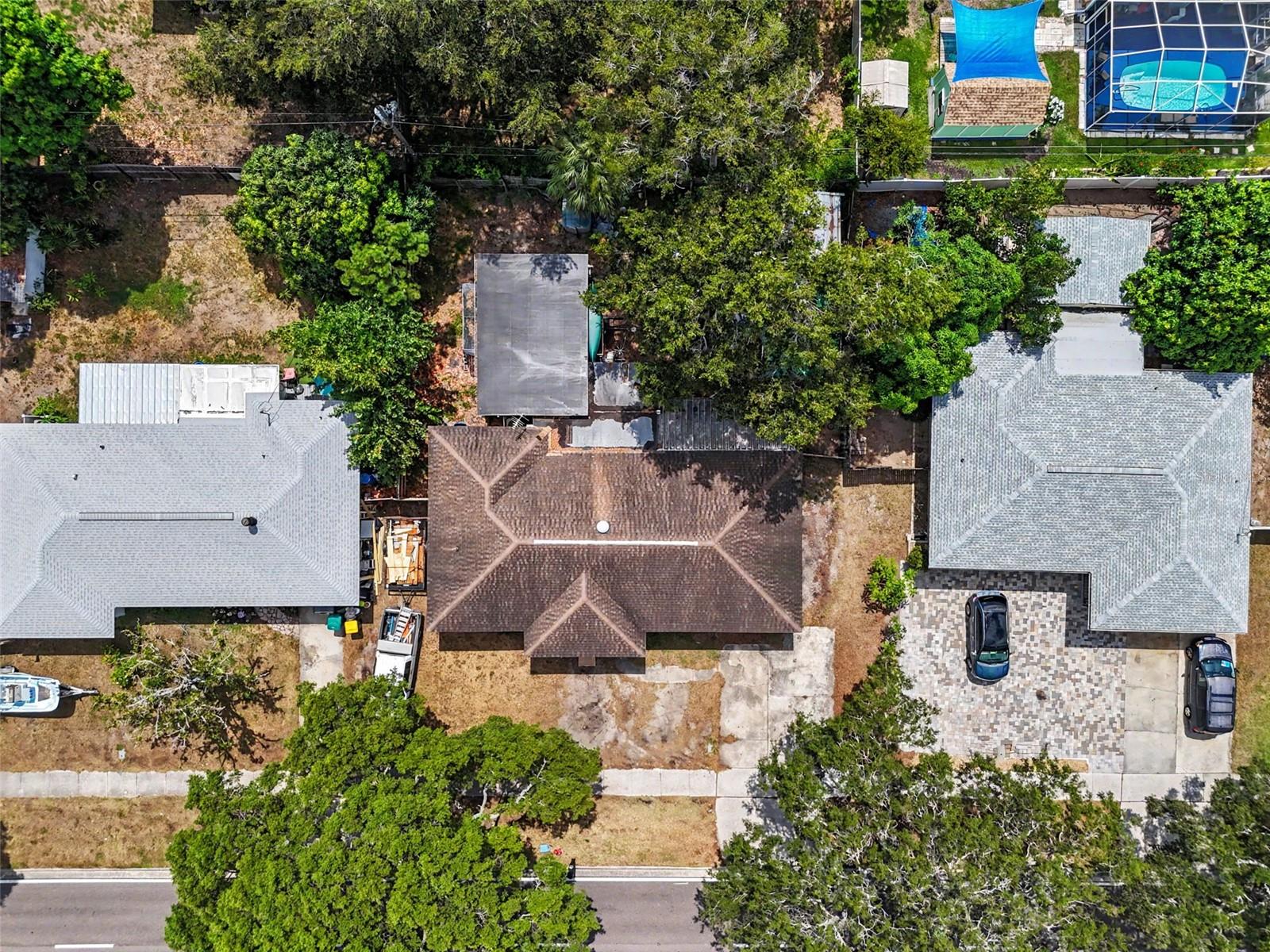 DOUGLAS MANOR SUB - Residential