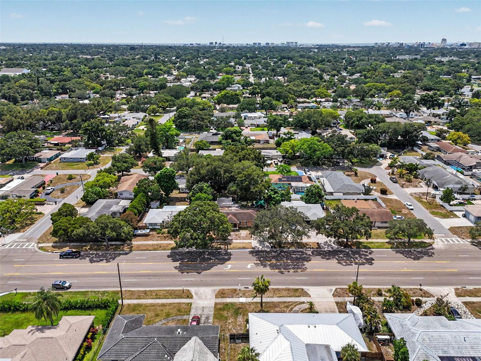 DOUGLAS MANOR SUB - Residential