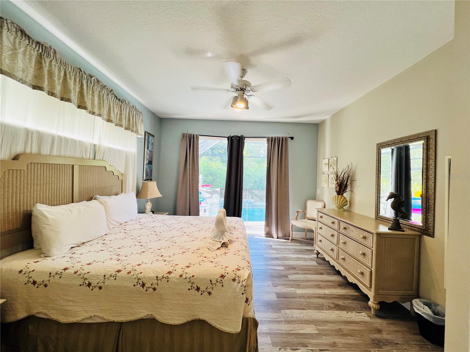 SUNSET LAKES PH 1 - Residential