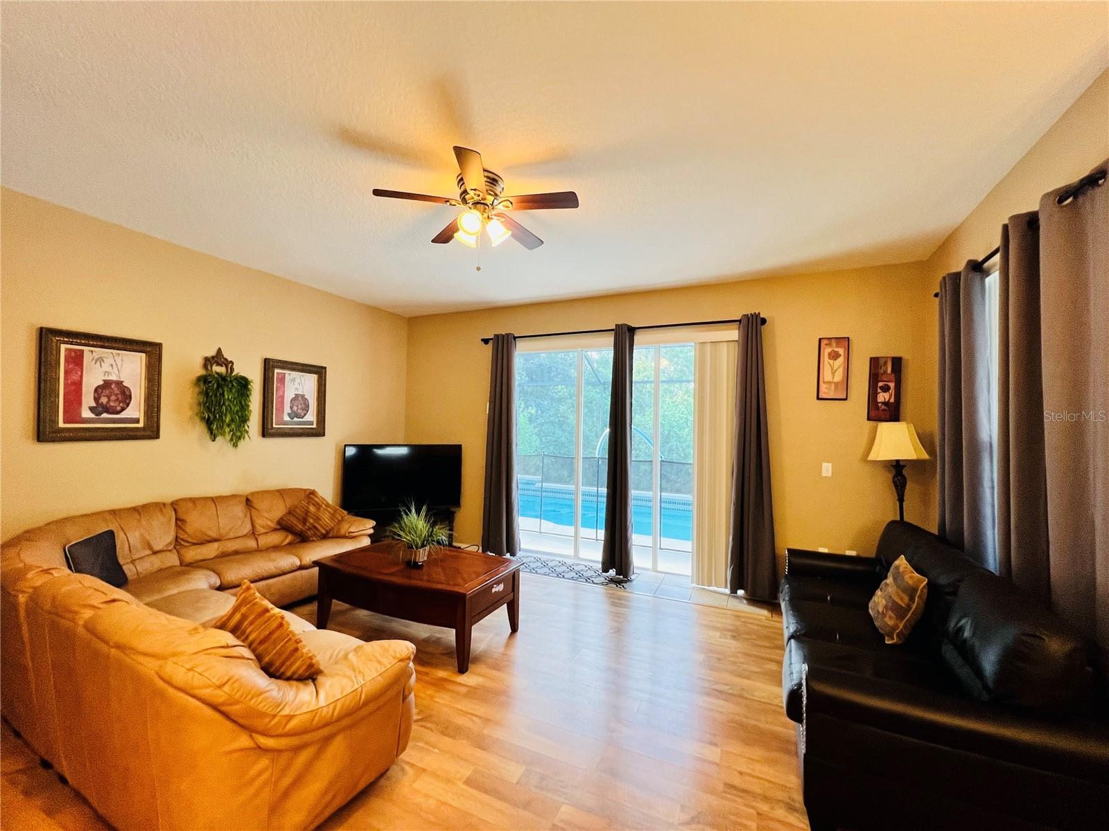 SUNSET LAKES PH 1 - Residential