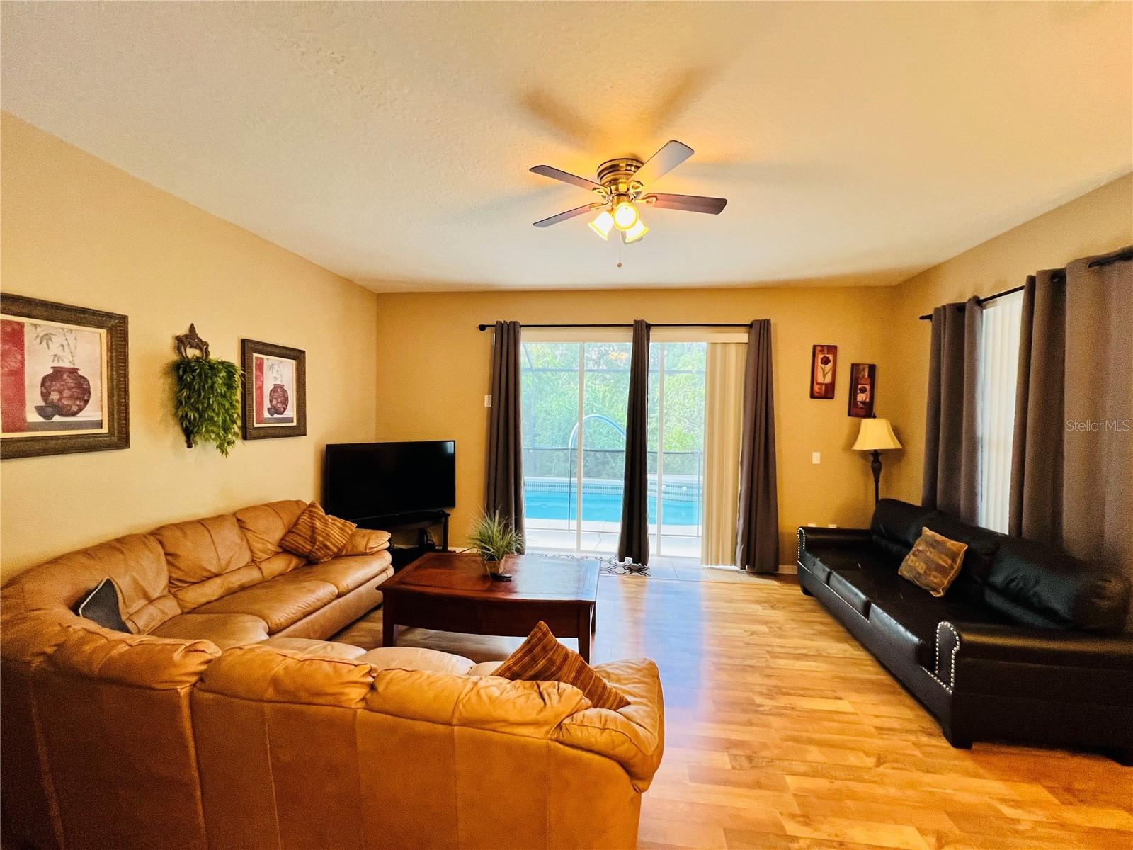 SUNSET LAKES PH 1 - Residential