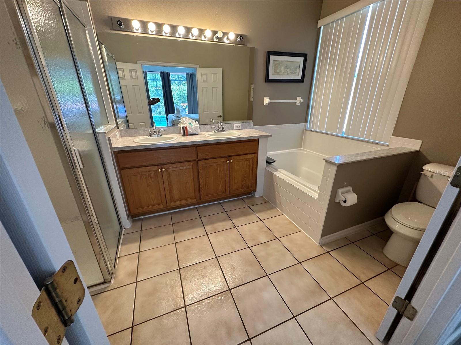 SUNSET LAKES PH 1 - Residential