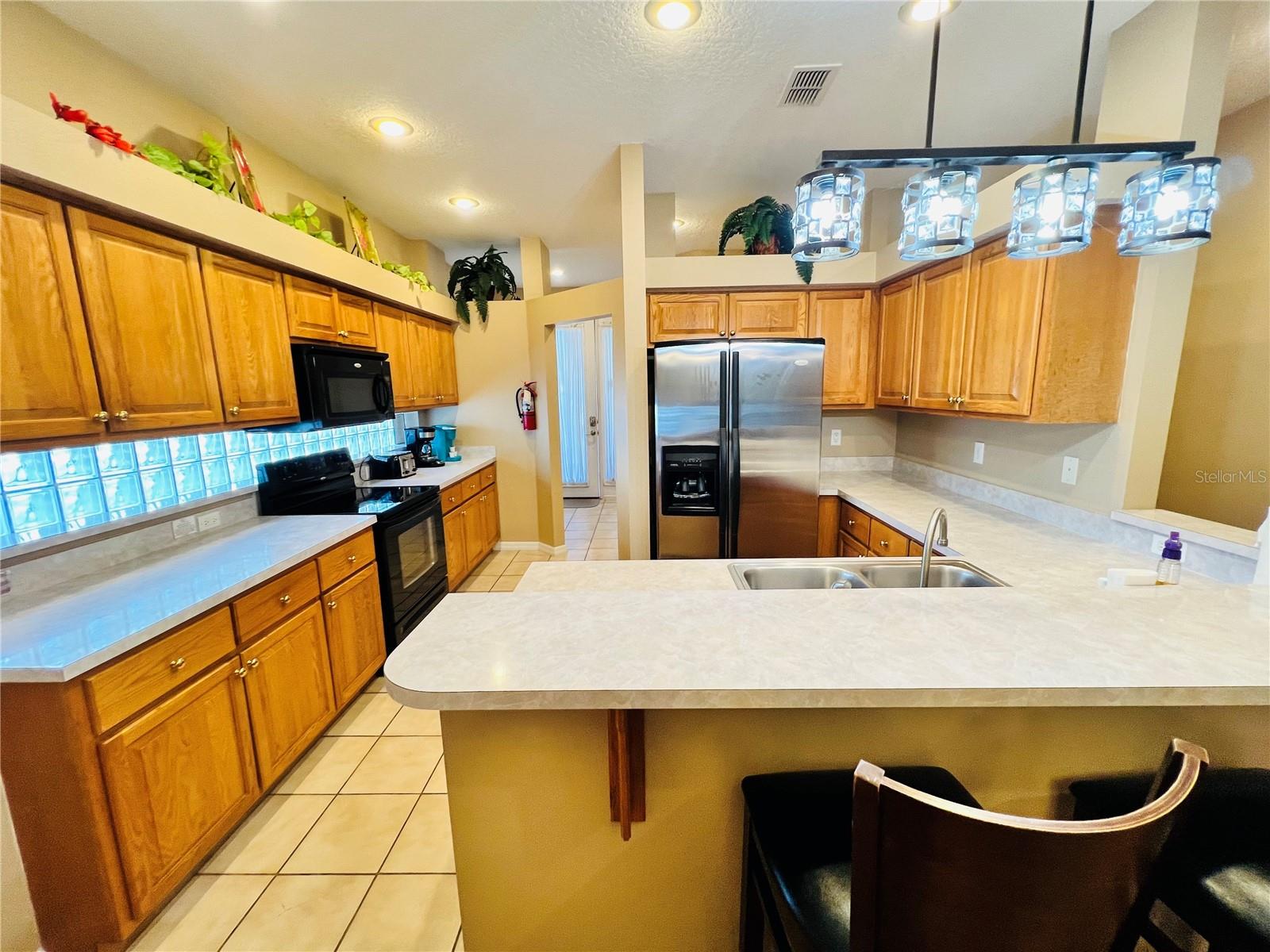 SUNSET LAKES PH 1 - Residential