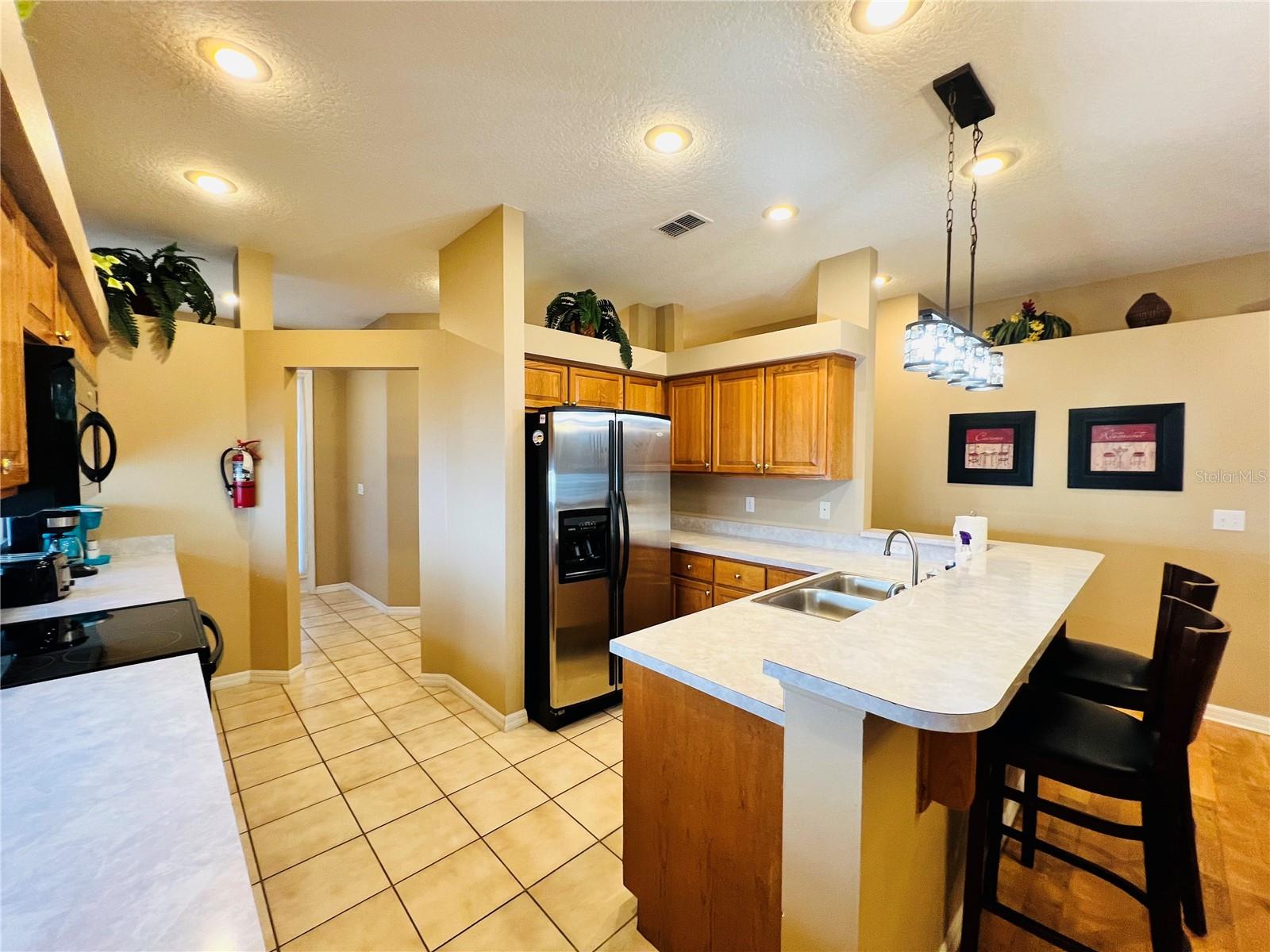 SUNSET LAKES PH 1 - Residential