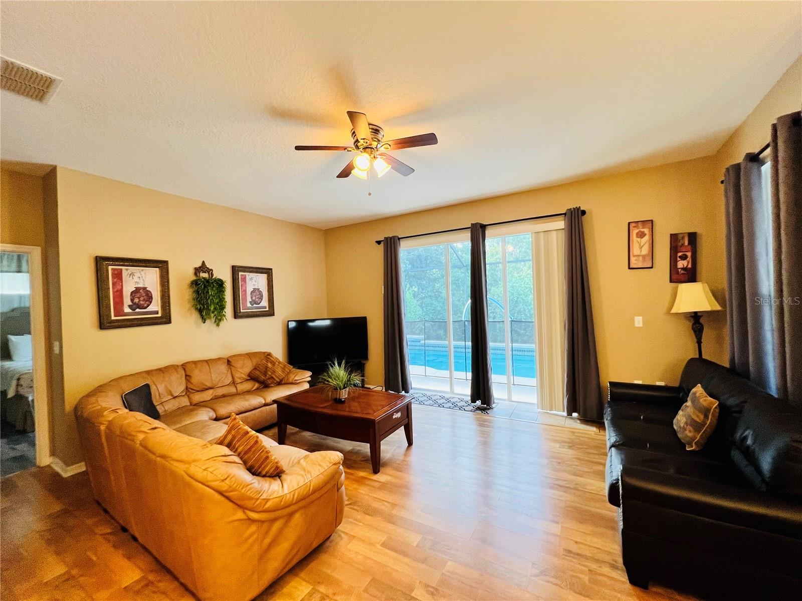 SUNSET LAKES PH 1 - Residential