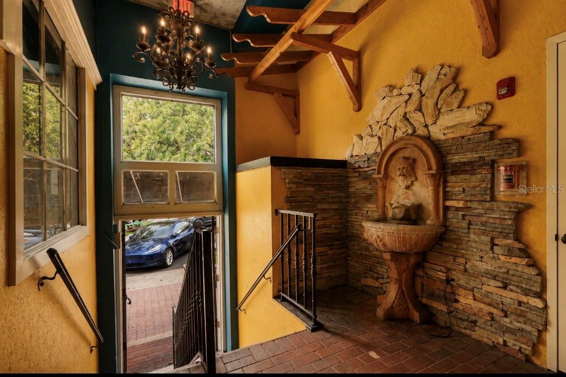 MOUNT DORA - Commercial Sale