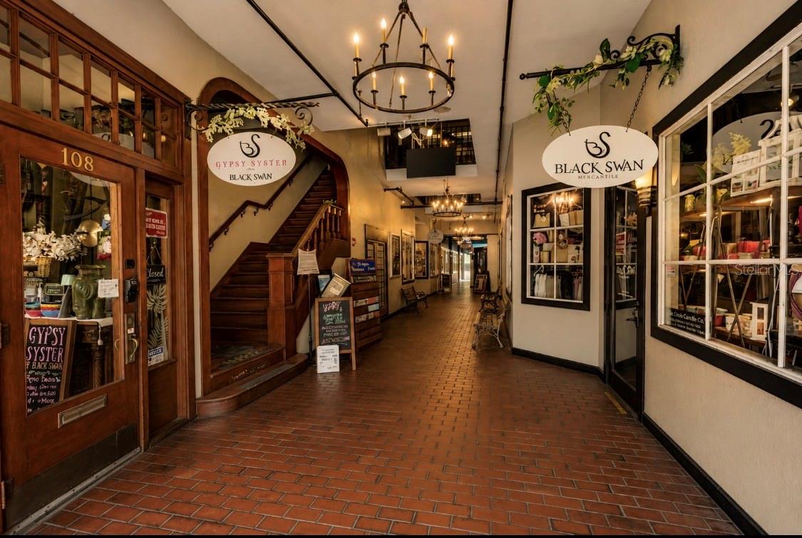 MOUNT DORA - Commercial Sale
