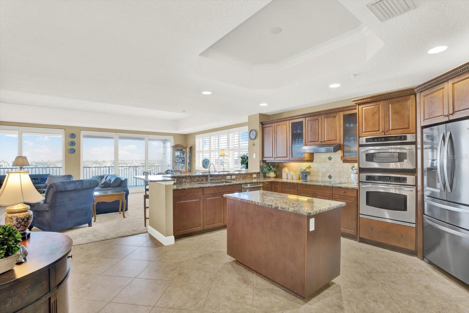 LA BAHIA CONDO - Residential