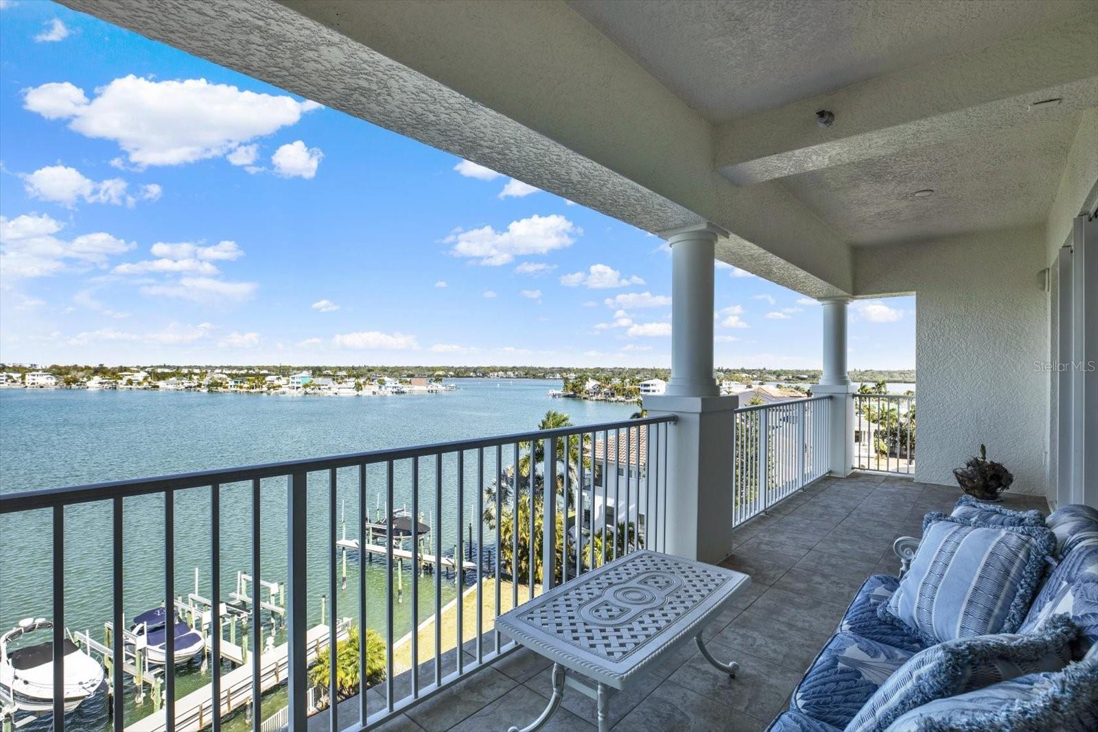 LA BAHIA CONDO - Residential