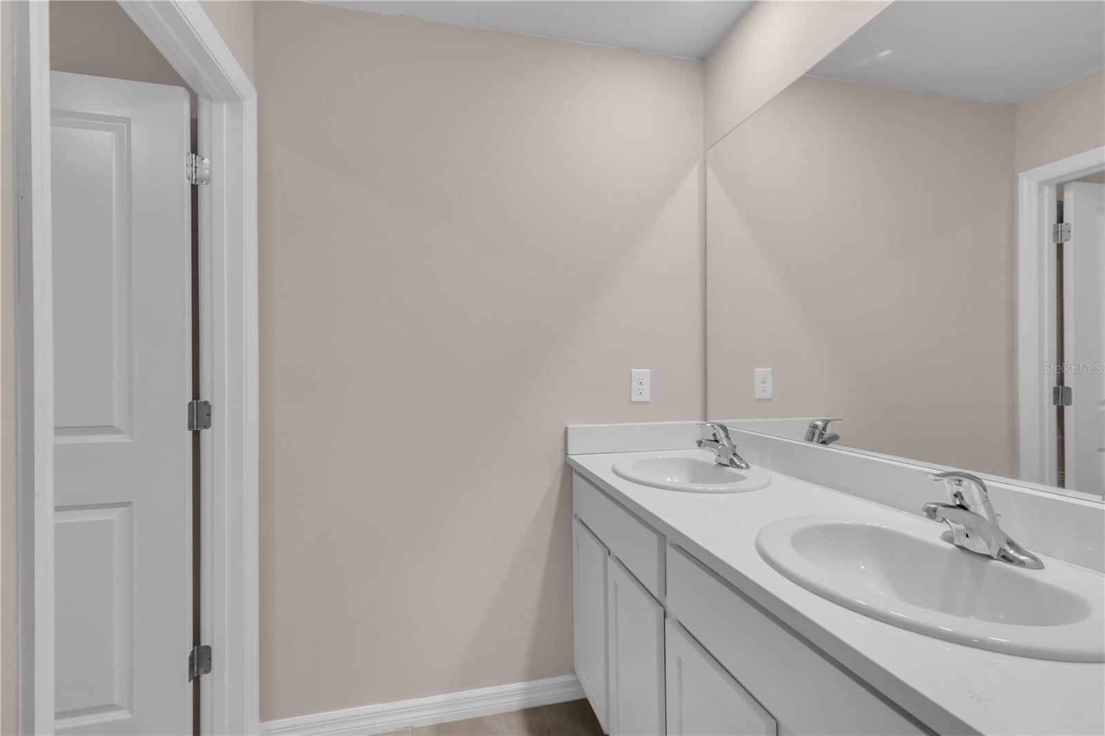 BRIARWOOD PH 2 & 3 PB 38 PG 94 - Residential