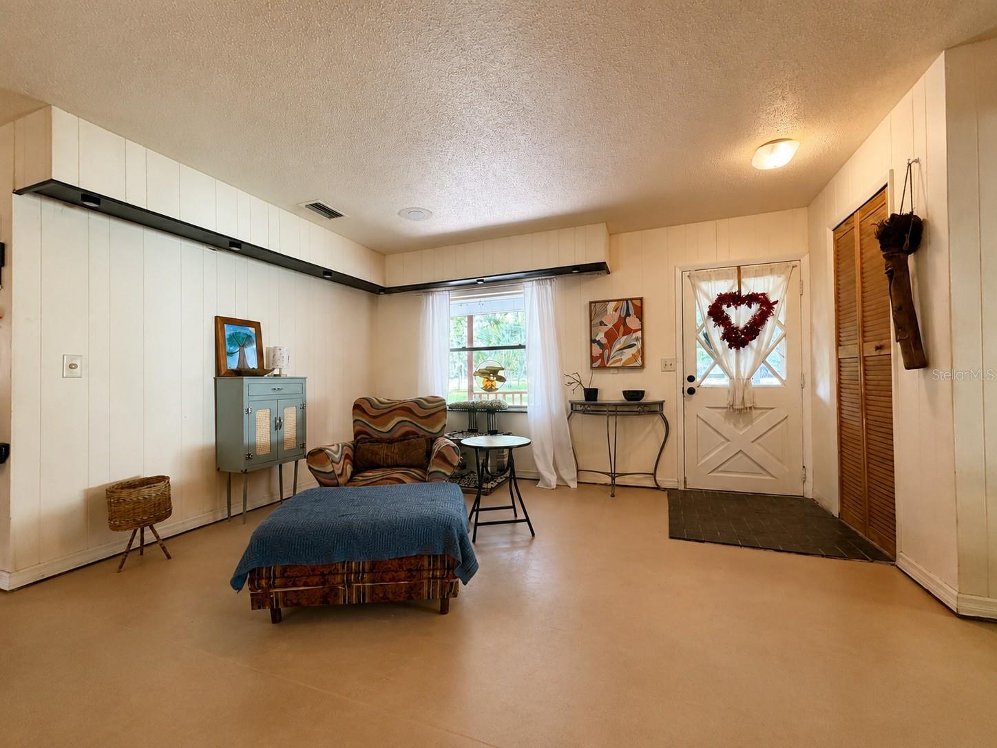 LAKE & FOREST CLUB - Residential