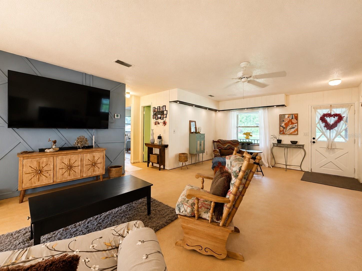 LAKE & FOREST CLUB - Residential