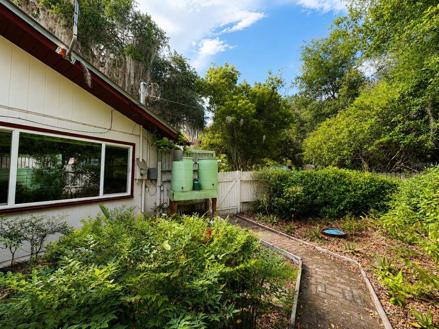LAKE & FOREST CLUB - Residential