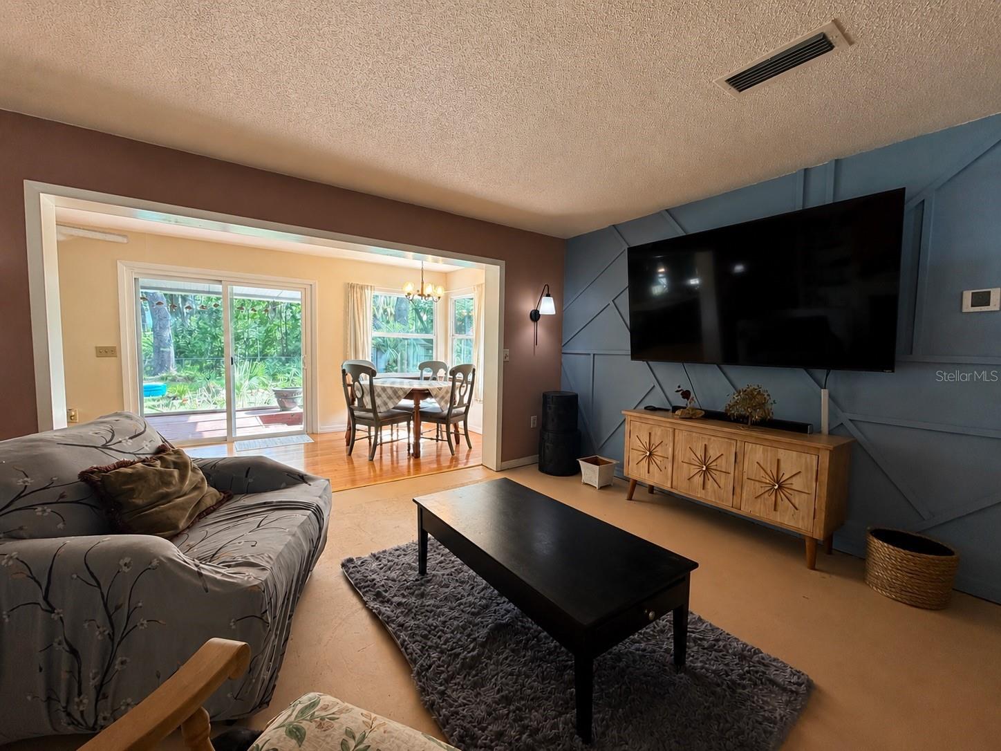 LAKE & FOREST CLUB - Residential