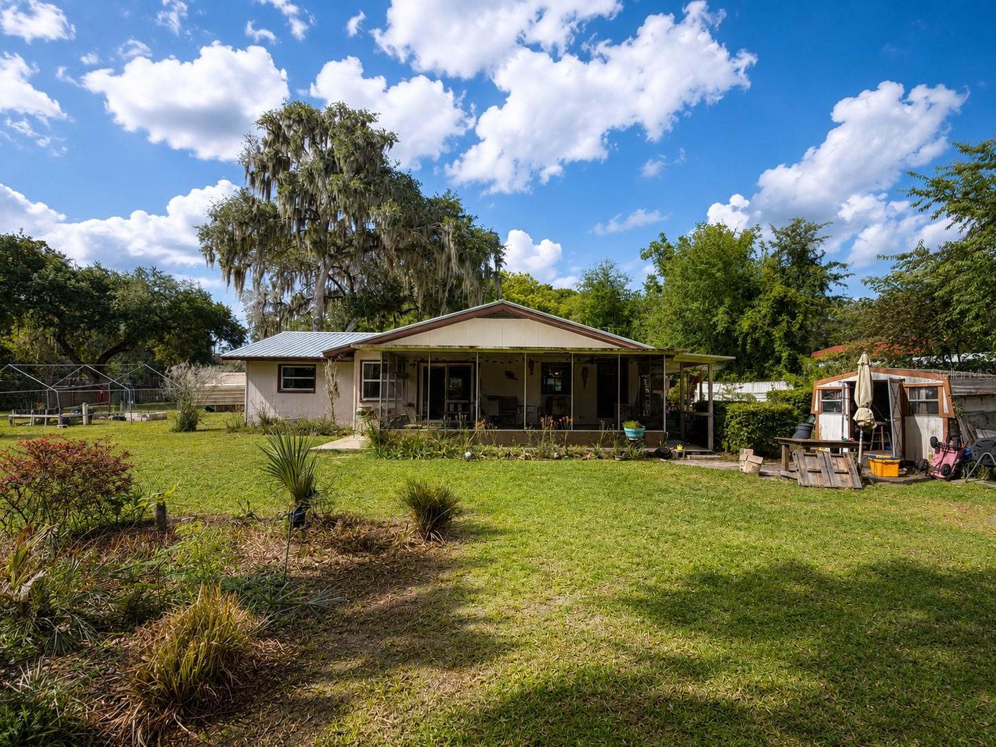LAKE & FOREST CLUB - Residential