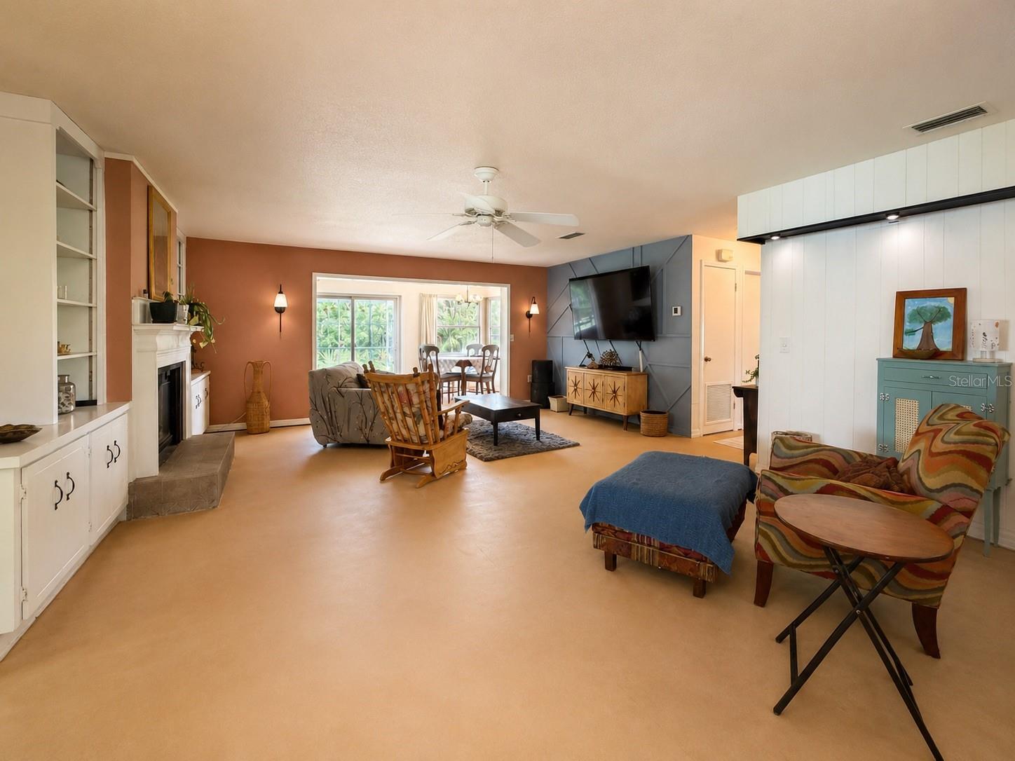 LAKE & FOREST CLUB - Residential