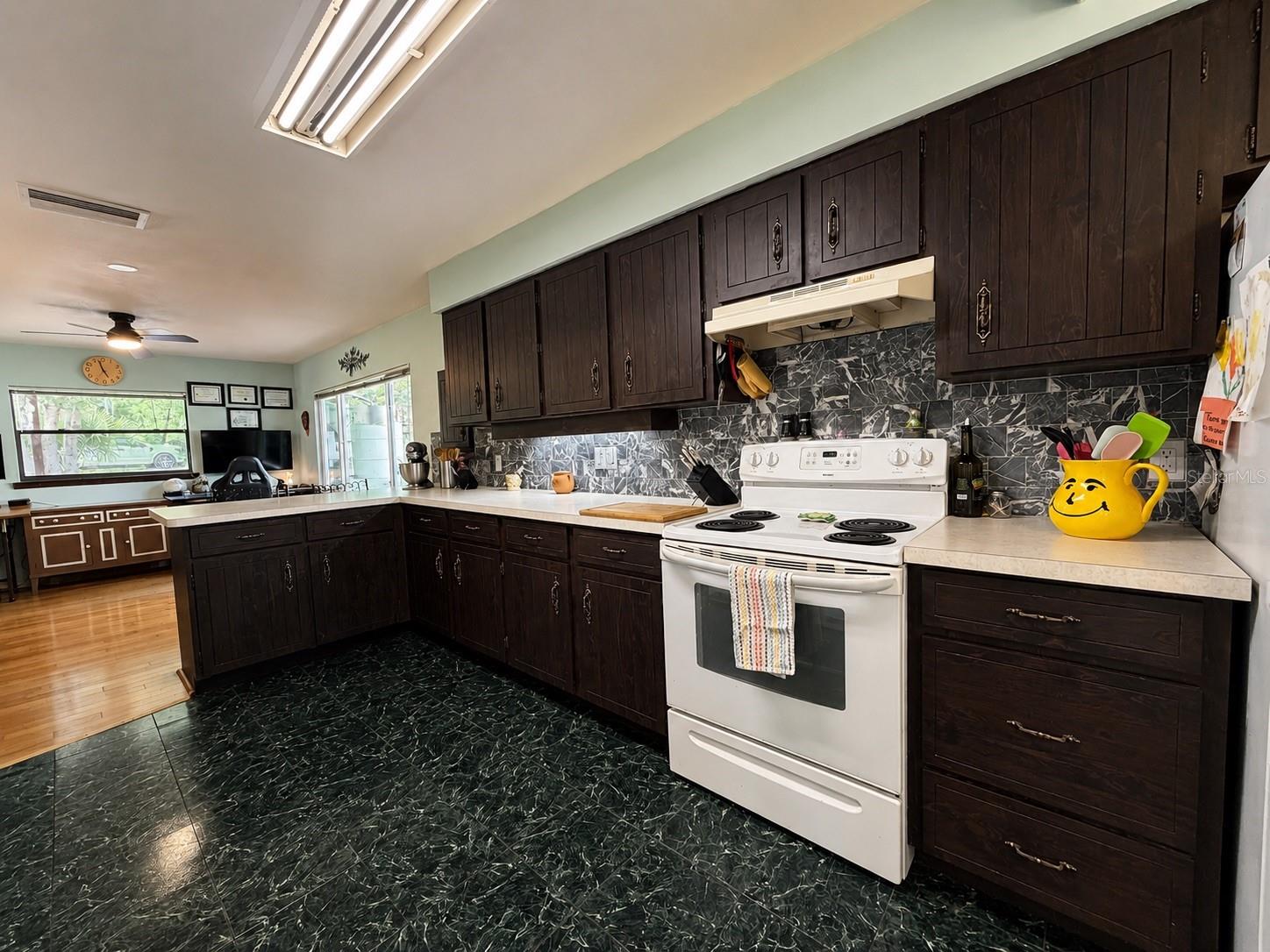 LAKE & FOREST CLUB - Residential