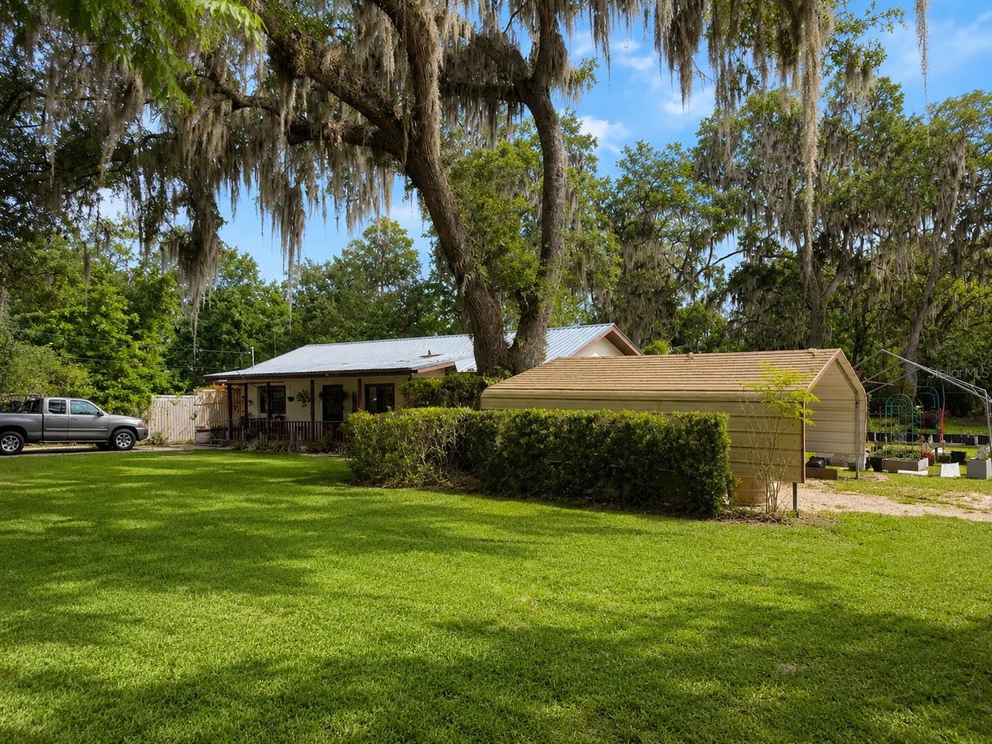 LAKE & FOREST CLUB - Residential