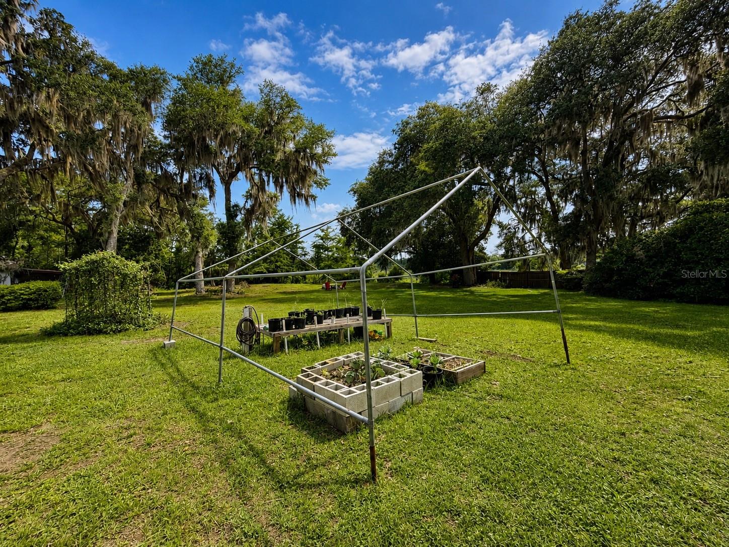 LAKE & FOREST CLUB - Residential