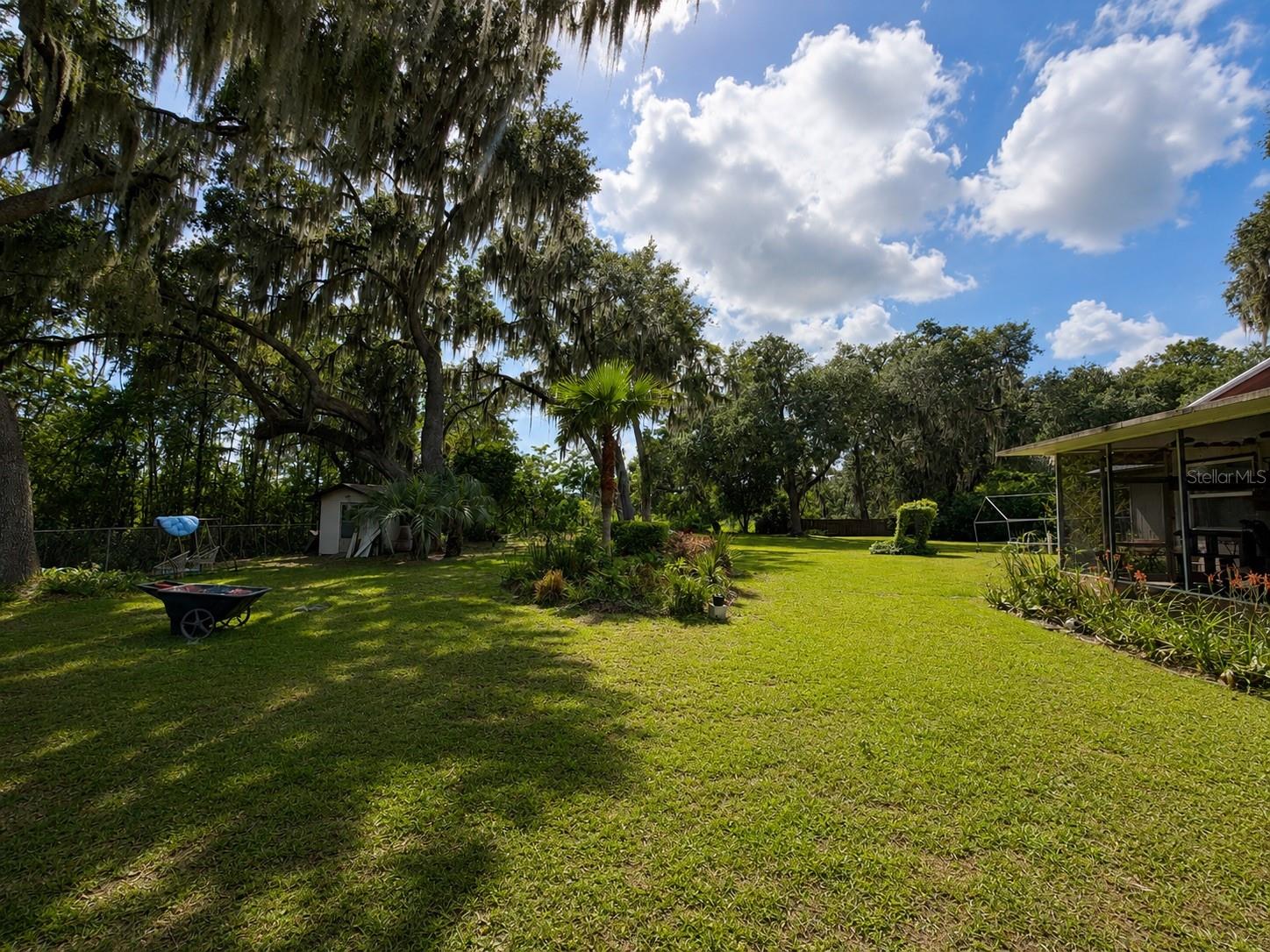 LAKE & FOREST CLUB - Residential