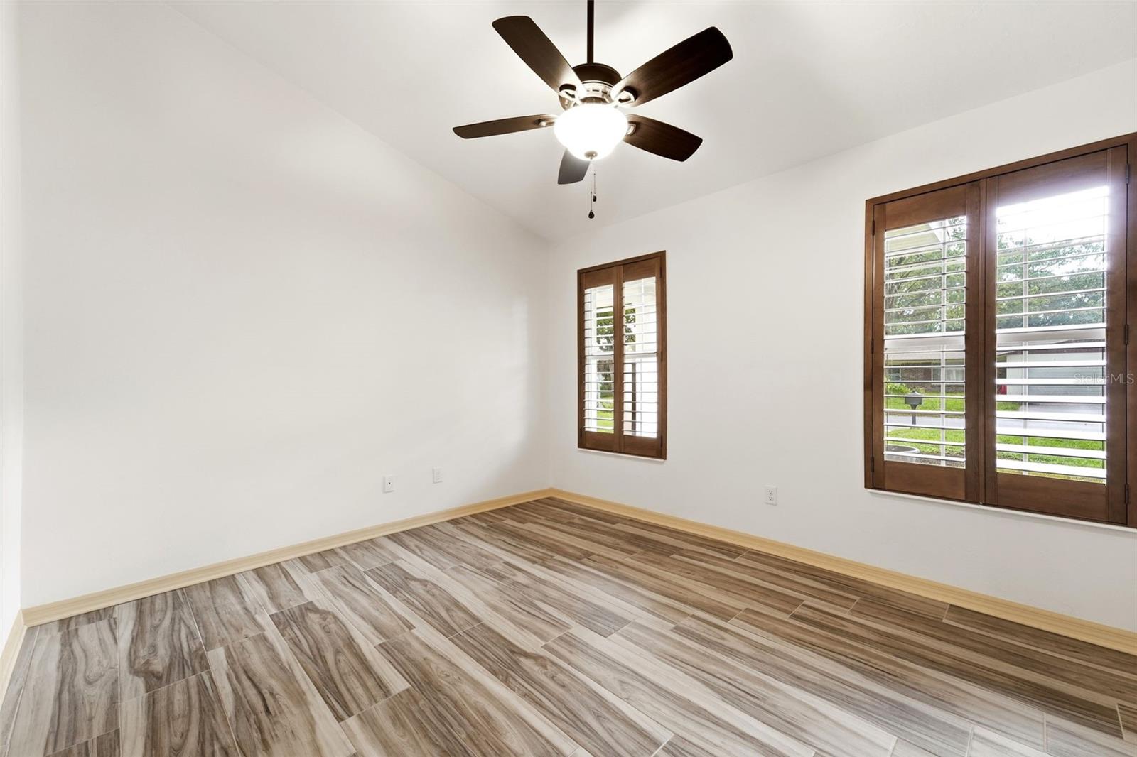 WOODMERE UN 02 - Residential